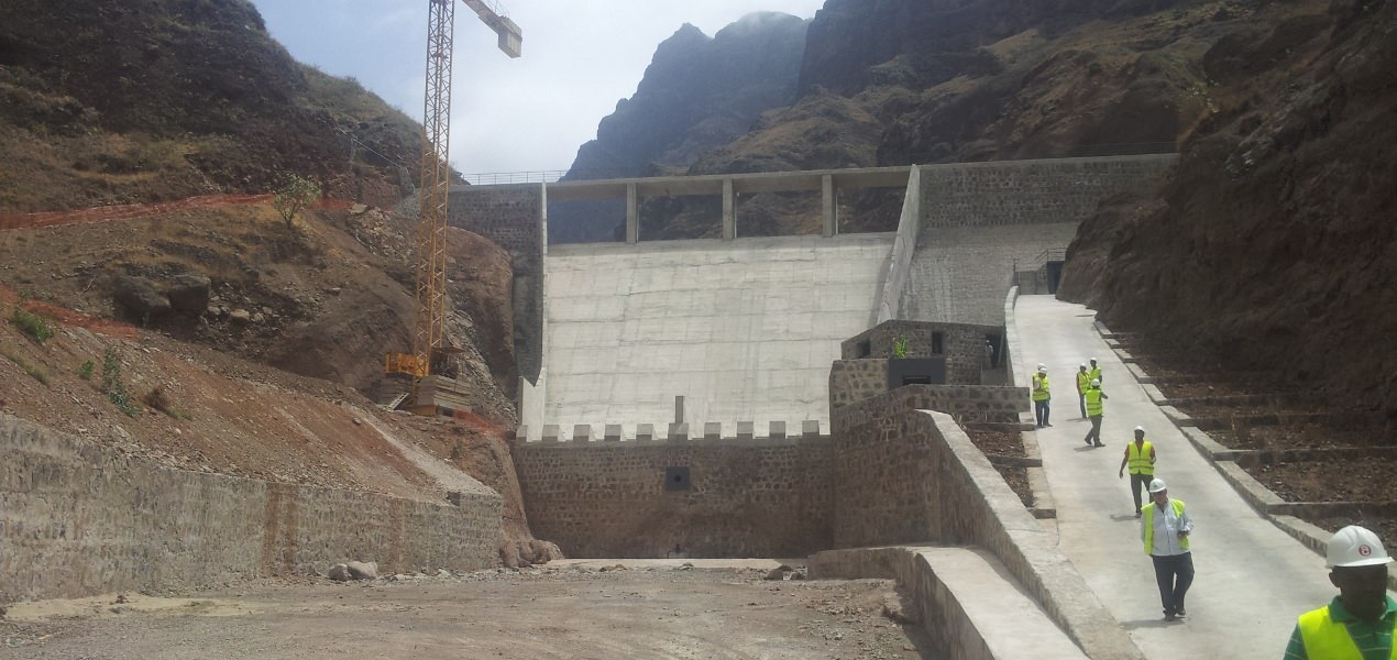 BARRAGEM DE CANTO CAGARRA E REDE DE ADUÇÃO