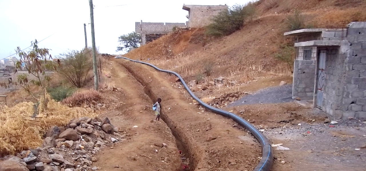 REDE DE ABASTECIMENTO DE ÁGUA NA PRAIA E RIBEIRA GRANDE DE SANTIAGO